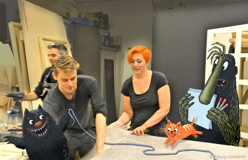 Skrimsli-hjalpa-til-©AslaugJ